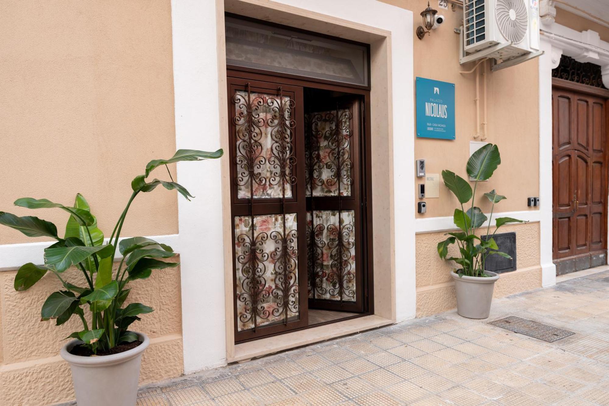 Bed and Breakfast Palazzo Nicolaus Del Lungomare Bari Exteriér fotografie