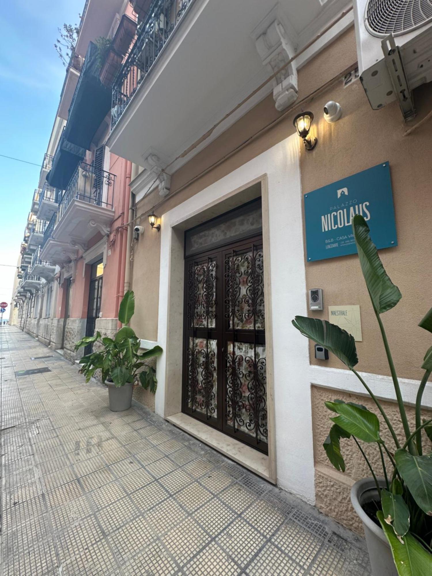 Bed and Breakfast Palazzo Nicolaus Del Lungomare Bari Exteriér fotografie
